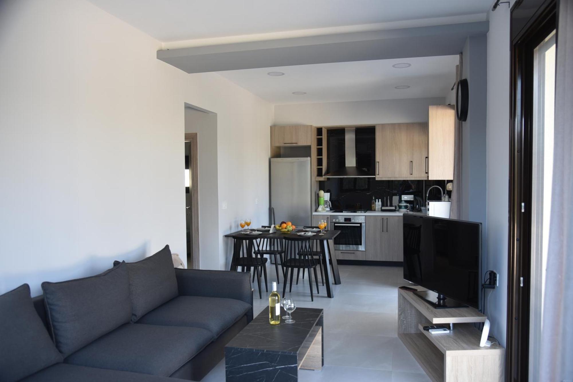 Pirgos Deluxe Apartment - Private Parking Kíssamos Eksteriør billede