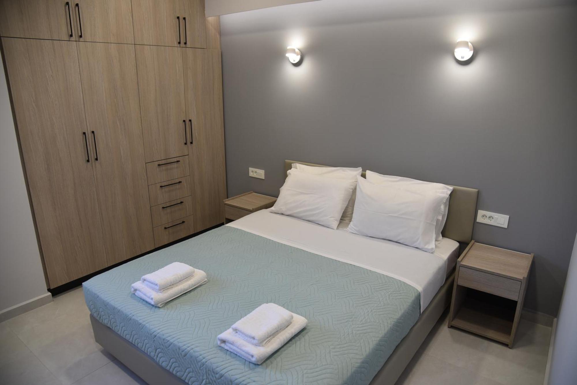 Pirgos Deluxe Apartment - Private Parking Kíssamos Eksteriør billede