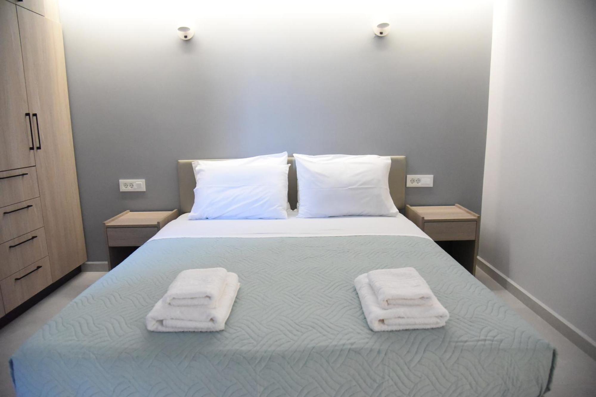 Pirgos Deluxe Apartment - Private Parking Kíssamos Eksteriør billede