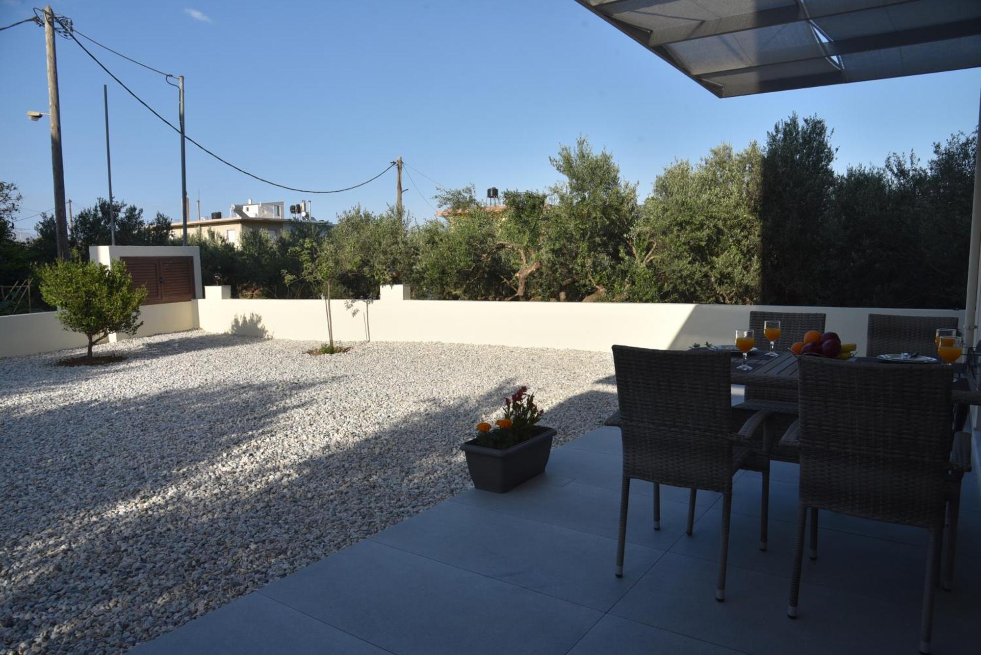 Pirgos Deluxe Apartment - Private Parking Kíssamos Eksteriør billede