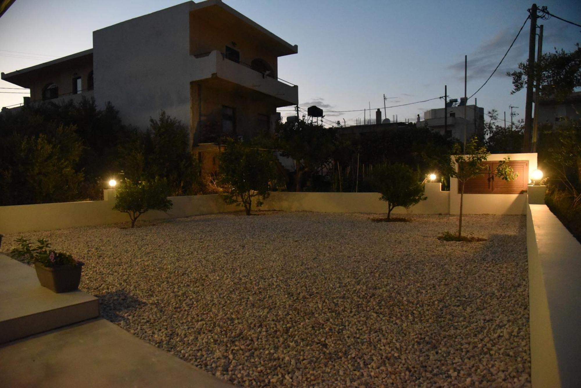 Pirgos Deluxe Apartment - Private Parking Kíssamos Eksteriør billede