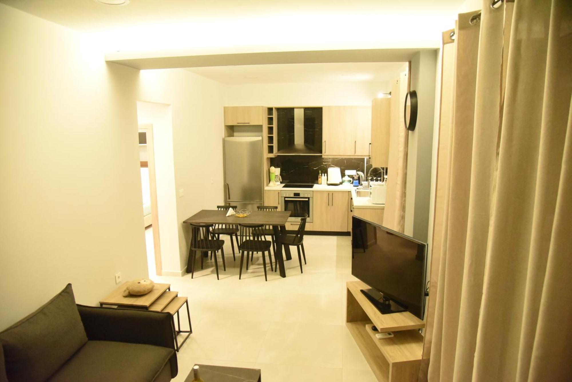 Pirgos Deluxe Apartment - Private Parking Kíssamos Eksteriør billede