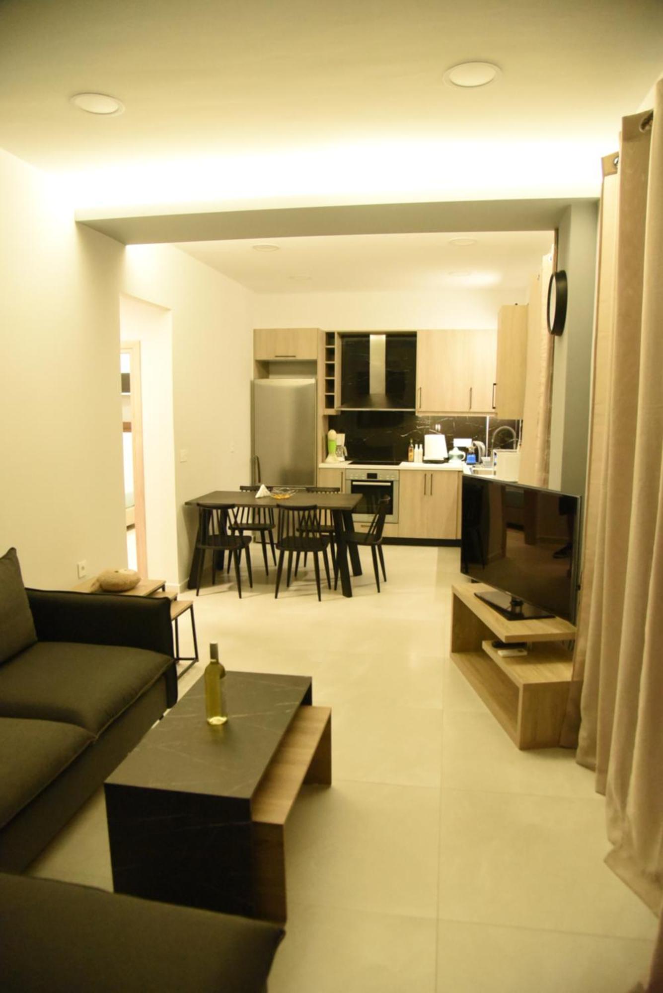Pirgos Deluxe Apartment - Private Parking Kíssamos Eksteriør billede
