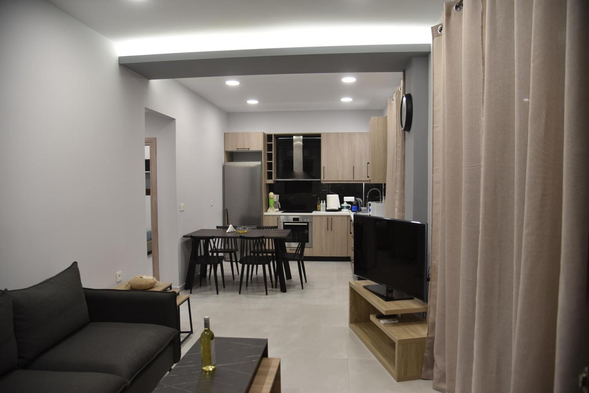 Pirgos Deluxe Apartment - Private Parking Kíssamos Eksteriør billede